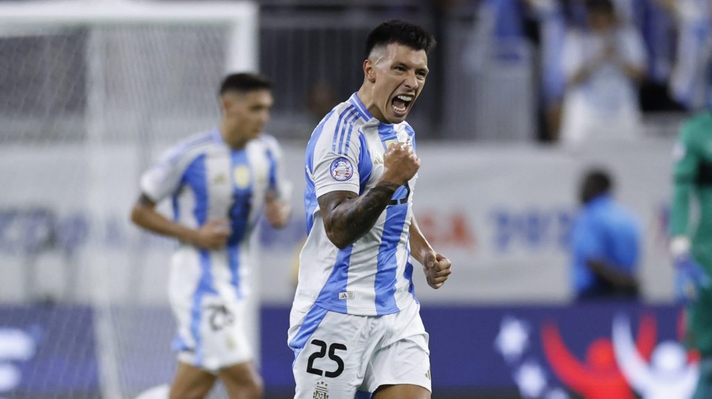 Lisandro Martínez marcó el gol del triunfo de Argentina. Foto: Getty.